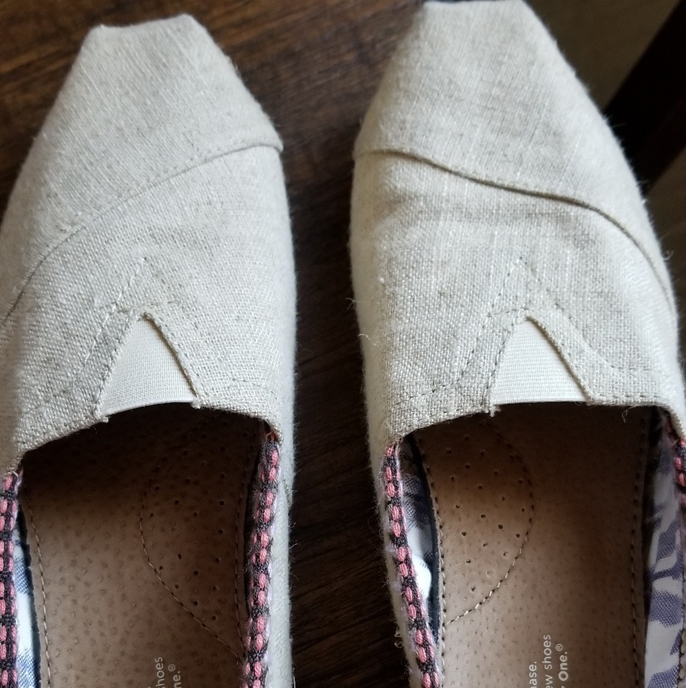 TOMS - Picture 7 of 7